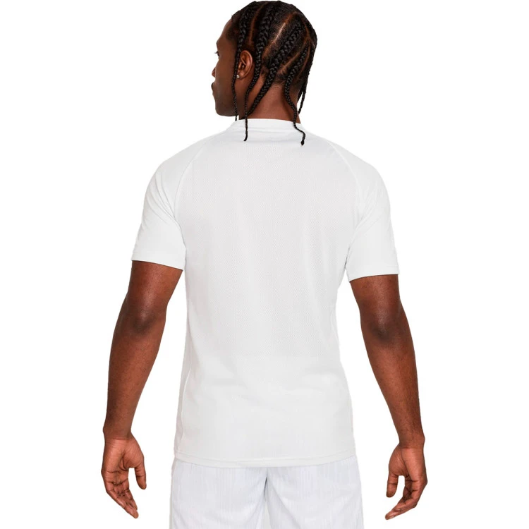 Camiseta Nike Academy Essentials 3 Camiseta Nike Academy Essentials