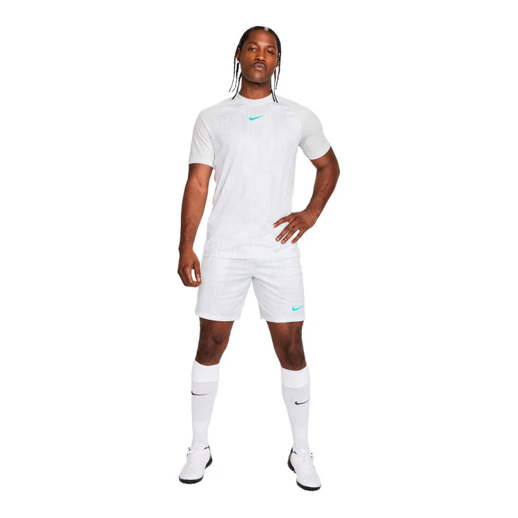 Camiseta Nike Academy Essentials 6 Camiseta Nike Academy Essentials